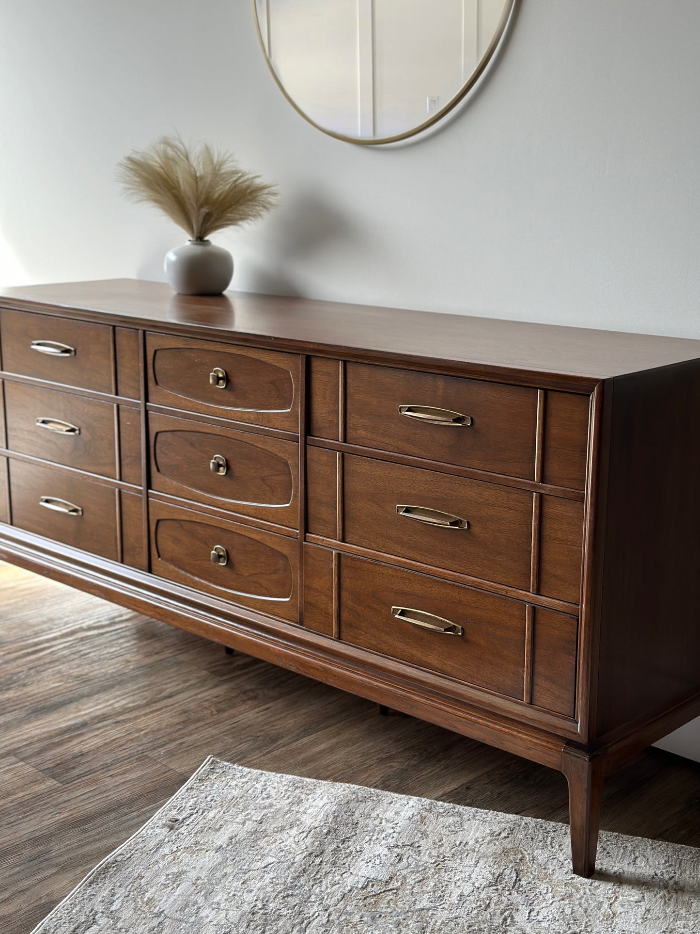 Vintage Mid Century Modern 9 Drawer Dresser